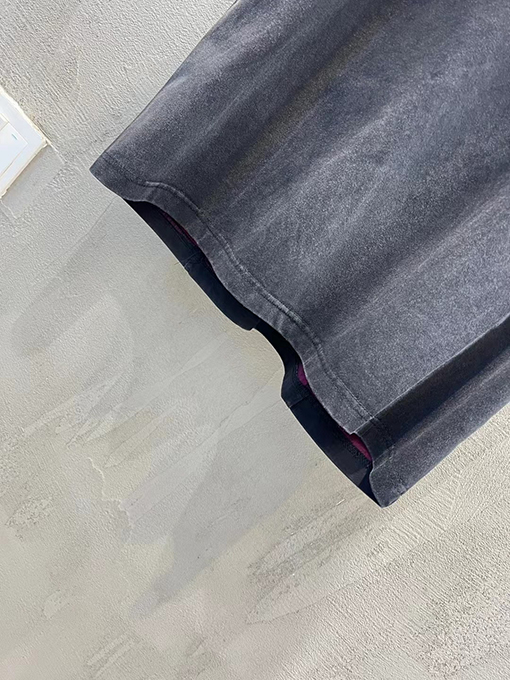 バレンシアガ Balenciaga ウォッシュをした廃棄物からインスピレーションをた文字刺繍パッチワークの半袖Tシャツ