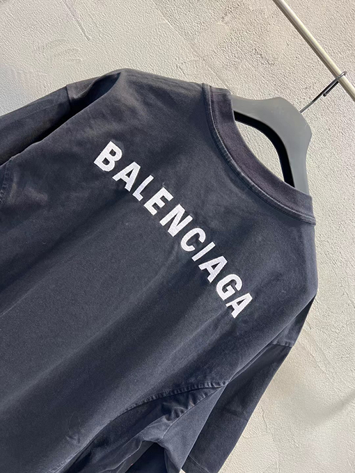バレンシアガ Balenciaga ウォッシュをした廃棄物からインスピレーションをた文字刺繍パッチワークの半袖Tシャツ