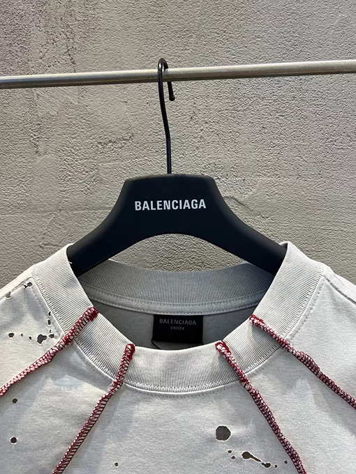 バレンシアガ Balenciaga ウォッシュをした廃棄物からインスピレーションをた文字刺繍パッチワークの半袖Tシャツ