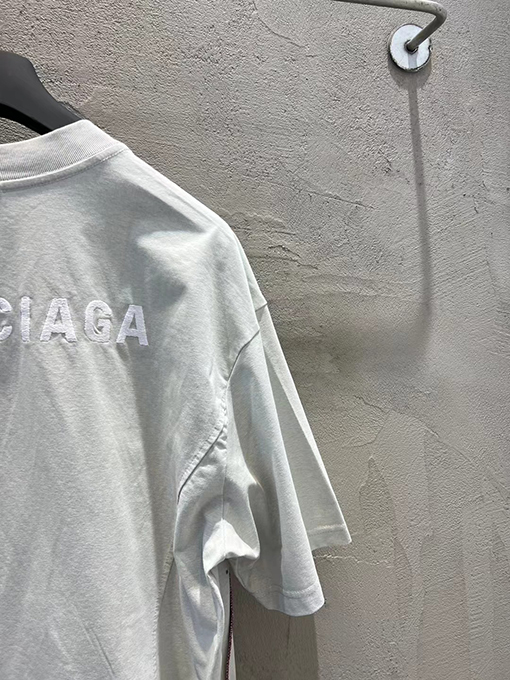 バレンシアガ Balenciaga ウォッシュをした廃棄物からインスピレーションをた文字刺繍パッチワークの半袖Tシャツ