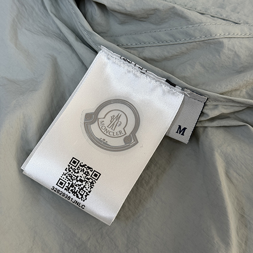 モンクレールスーパーコピー フード付きの軽量で通気にれた日焼け防止服