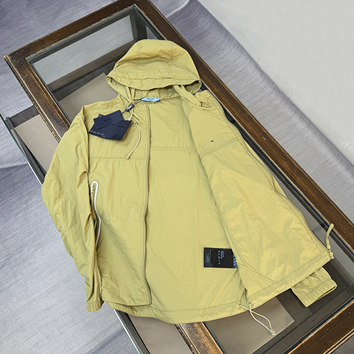 プラダ ファッションフード付きの軽量で通気にれた日焼け防止服