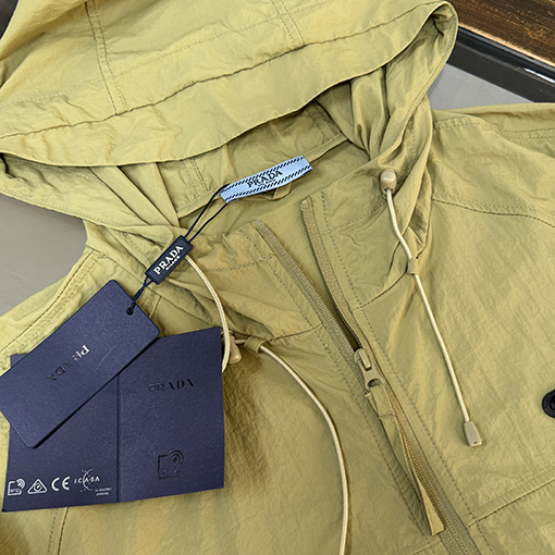 プラダ ファッションフード付きの軽量で通気にれた日焼け防止服