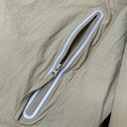 プラダ ファッションフード付きの軽量で通気にれた日焼け防止服