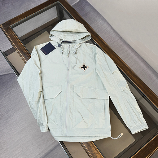 ルイヴィトンコピー クラシックフード付きの軽量で通気にれた日焼け防止服
