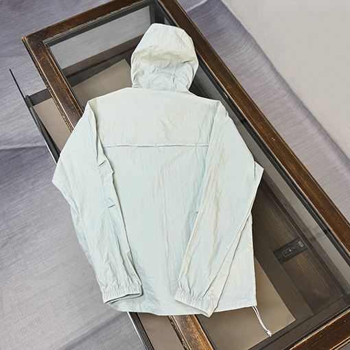 ルイヴィトンコピー クラシックフード付きの軽量で通気にれた日焼け防止服