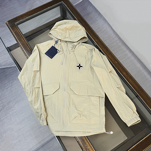 ルイヴィトンコピー クラシックフード付きの軽量で通気にれた日焼け防止服