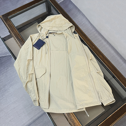 ルイヴィトンコピー クラシックフード付きの軽量で通気にれた日焼け防止服