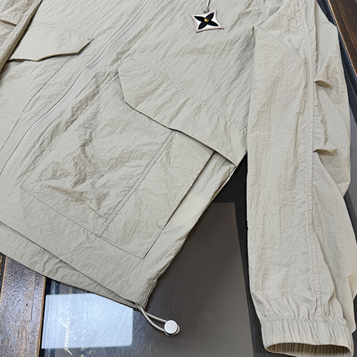 ルイヴィトンコピー クラシックフード付きの軽量で通気にれた日焼け防止服