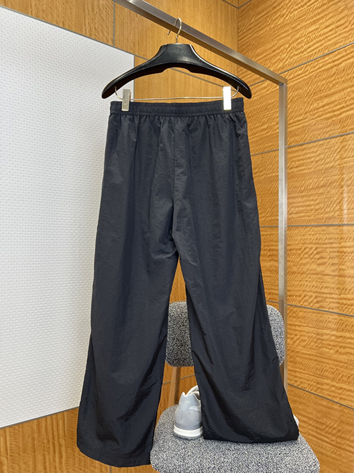 バレンシアガ Balenciaga 新モデル刺繍りのドローストリングパンツ