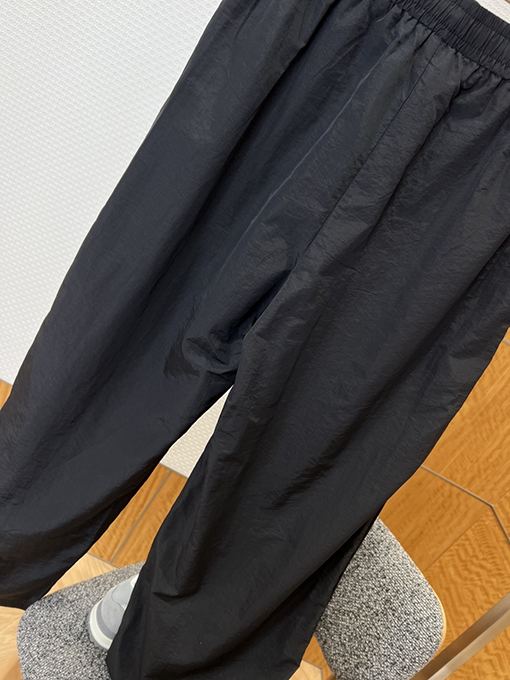 バレンシアガ Balenciaga 新モデル刺繍りのドローストリングパンツ