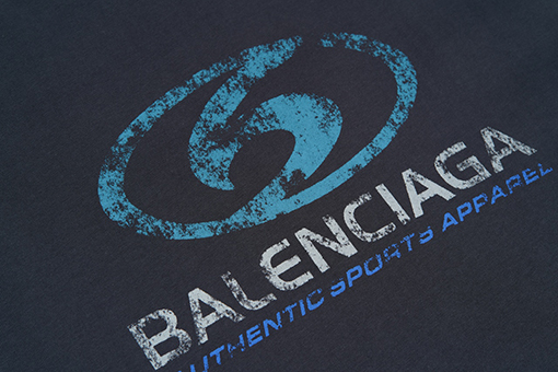 バレンシアガスーパーコピー Balenciaga サーフロゴのぼかしプリント入りクルーネックのスウェットシャツ