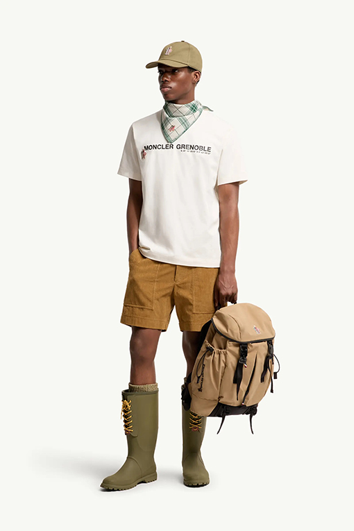 モンクレール Moncler ロゴ文字プリントの半袖Tシャツ