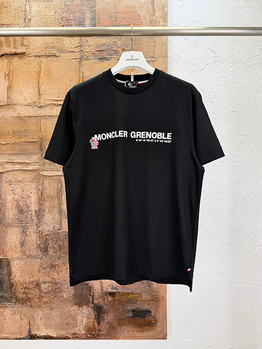 モンクレール Moncler ロゴ文字プリントの半袖Tシャツ