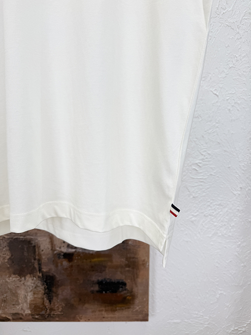 モンクレール Moncler ロゴ文字プリントの半袖Tシャツ