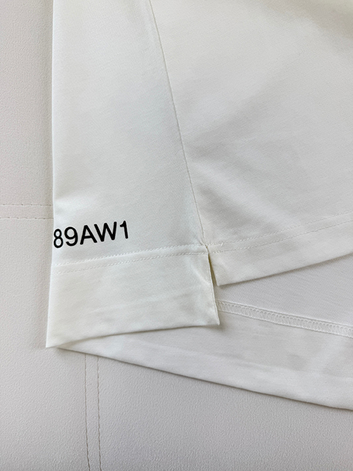 モンクレール Moncler ロゴ文字プリントの半袖Tシャツ