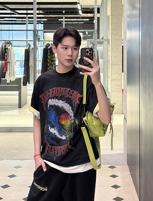 バレンシアガコピー BALENCIAGA クラシックな波のひび割れプリント半袖Tシャツ