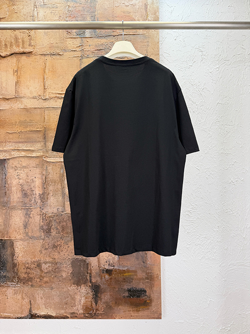 ロエベ ツートンカラーのラタン刺繍入り半袖Tシャツ