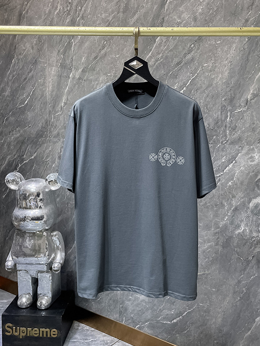 クロムハーツスーパーコピー クラシックなラインストーン付きホースシュー サンスクリット文字クロス 半袖Tシャツ