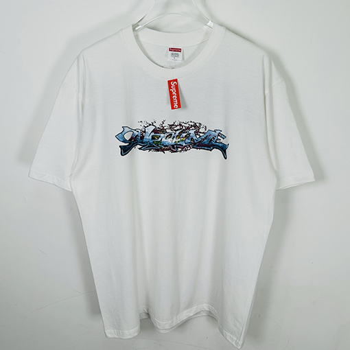 シュプリーム スーパーコピーSUPREME TAG TEE 大きなロゴプリントの半袖Tシャツ
