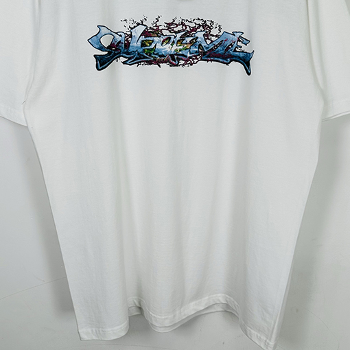 シュプリーム スーパーコピーSUPREME TAG TEE 大きなロゴプリントの半袖Tシャツ