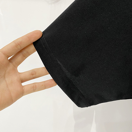 ロエベスーパーコピー LOEWE 胸にのレインボーレターロゴが刺繍された半袖Tシャツ