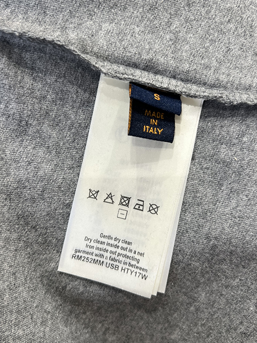ルイヴィトンコピー LOUIS VUITTON アイリスの花のロゴプリント入りクルーネック半袖Tシャツ