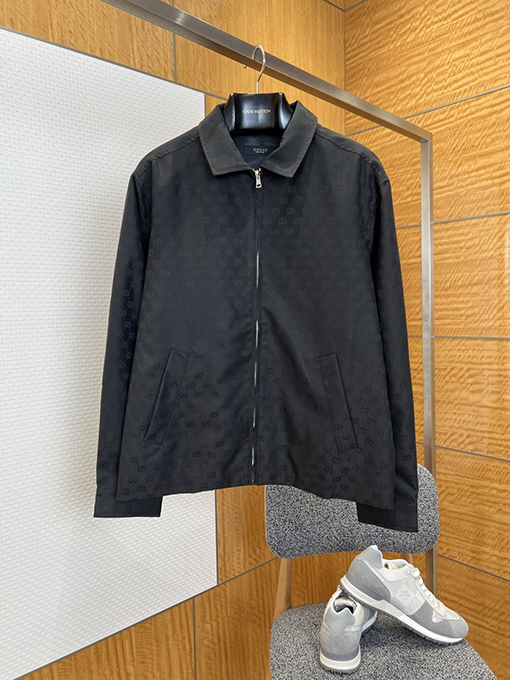 グッチ ダークカラーのGGモノグラム柄ラペルジャケット