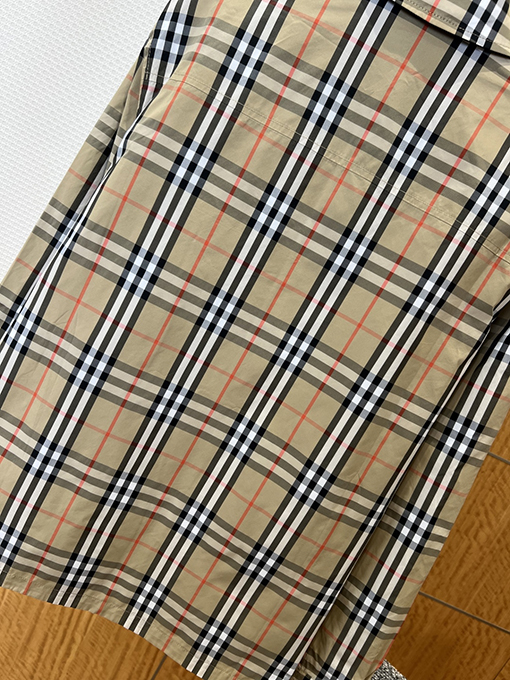 バーバリーコピー 両面クラシックなチェック柄のリバーシブルラペルジャケット