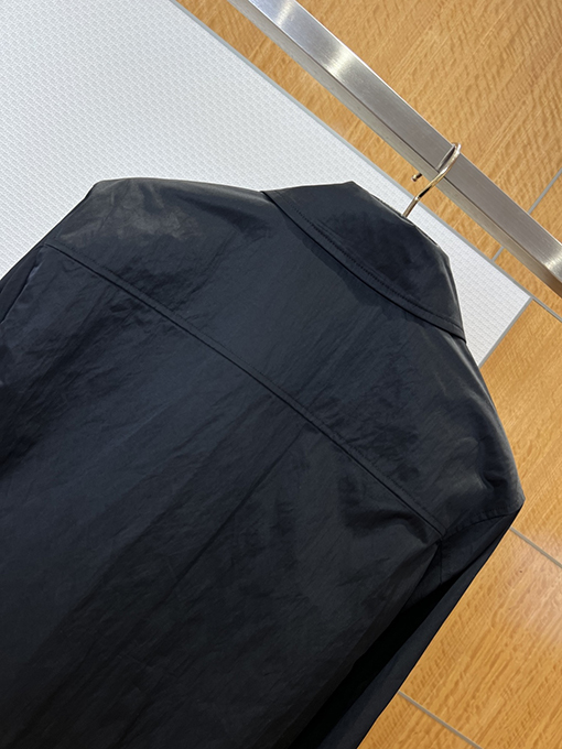 バーバリー 刺繍ロゴ入りラペルジップアップジャケット