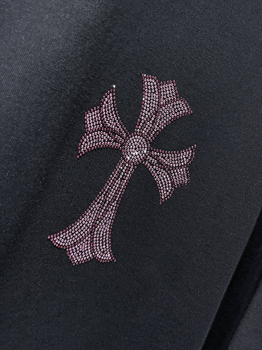 クロムハーツ ラインストーン付き蹄鉄とサンスクリット文字の十字架がデザインされた半袖Tシャツ