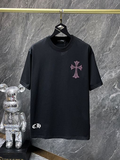 クロムハーツ ラインストーン付き蹄鉄とサンスクリット文字の十字架がデザインされた半袖Tシャツ