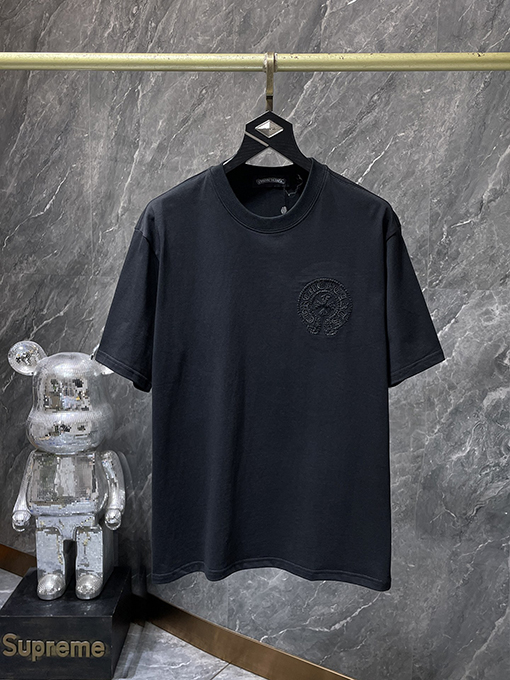 クロムハーツ 馬蹄形のサンスクリット十字が透かし彫りされた半袖Tシャツ