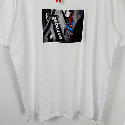 シュプリームスーパーコピー Supreme SS26 SPIDER-MAN TEE スパイダーマンプリント半袖Tシャツ