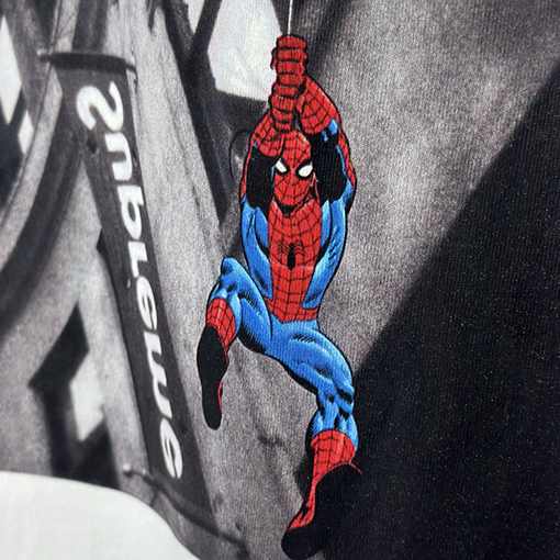 シュプリームスーパーコピー Supreme SS26 SPIDER-MAN TEE スパイダーマンプリント半袖Tシャツ