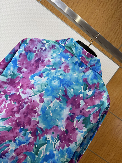 プラダコピー クラシックなポケット装飾付き水彩画風花柄プリント長袖シャツ