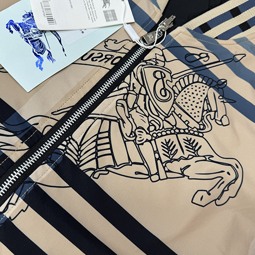 バーバリー BURBERRY 両面リバーシブルのカジュアルなベースボールジャケット