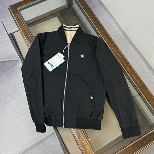バーバリー BURBERRY 両面リバーシブルのカジュアルなベースボールジャケット