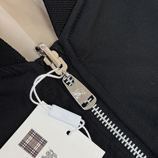 バーバリー BURBERRY 両面リバーシブルのカジュアルなベースボールジャケット