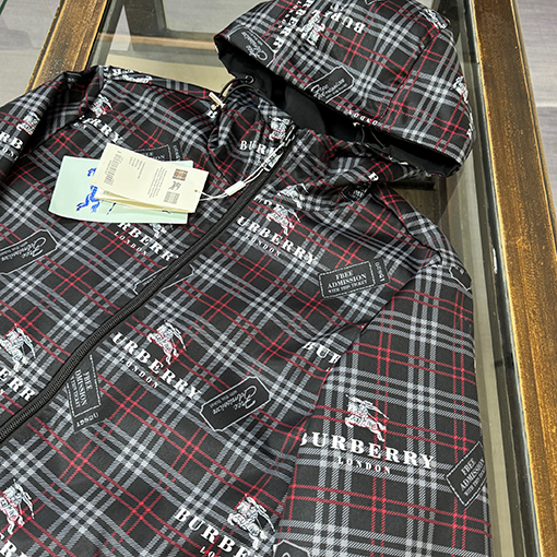 バーバリースーパーコピー BURBERRY 両面リバーシブルのカジュアルなフード付きジャケット