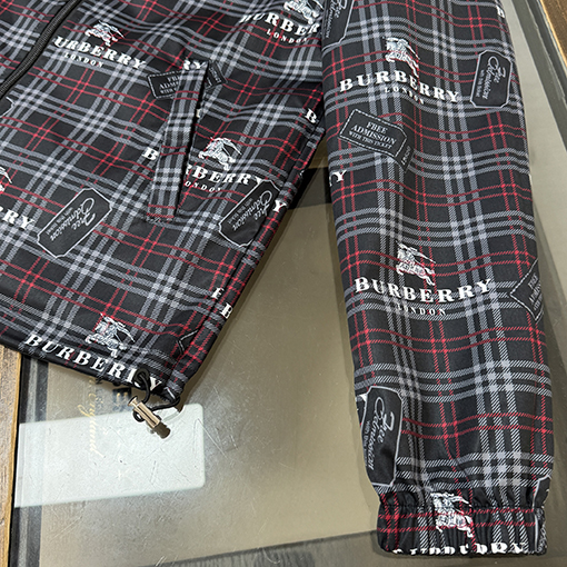 バーバリースーパーコピー BURBERRY 両面リバーシブルのカジュアルなフード付きジャケット
