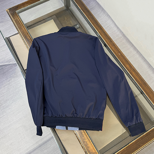 モンクレールコピー Moncler 新モデル両面リバーシブルのカジュアルなベースボールジャケット