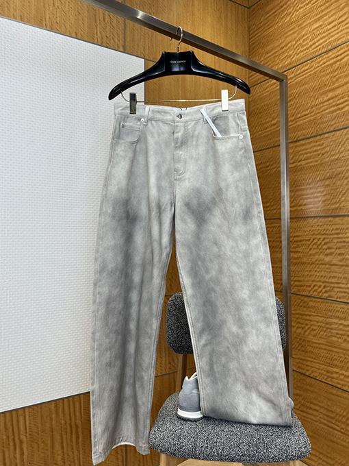 ロエベ ダメージのウォッシュドパンツ