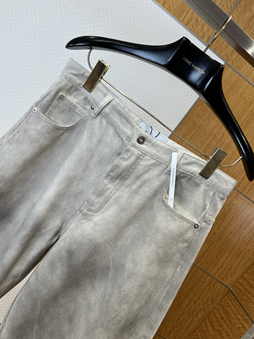 ロエベ ダメージのウォッシュドパンツ