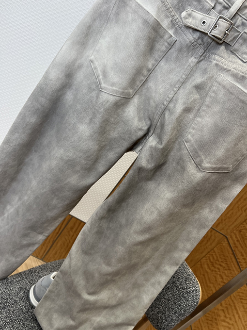 ロエベ ダメージのウォッシュドパンツ