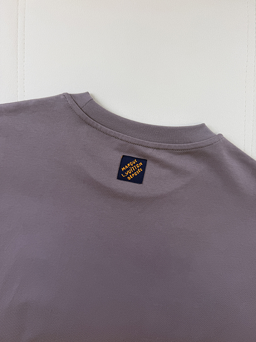 ルイヴィトンスーパーコピー 刺繍ロゴ入りインクが飛び散ったデザインの半袖Tシャツ