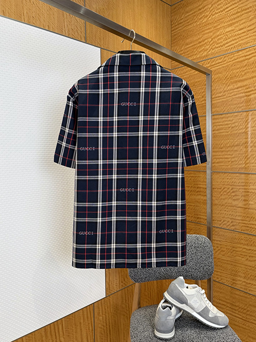 グッチスーパーコピー チェック柄のレタープリント半袖シャツとショートパンツのセット