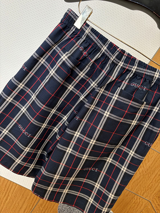 グッチスーパーコピー チェック柄のレタープリント半袖シャツとショートパンツのセット