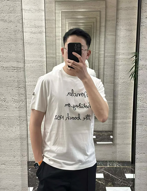 モンクレール レタープリント半袖Tシャツ