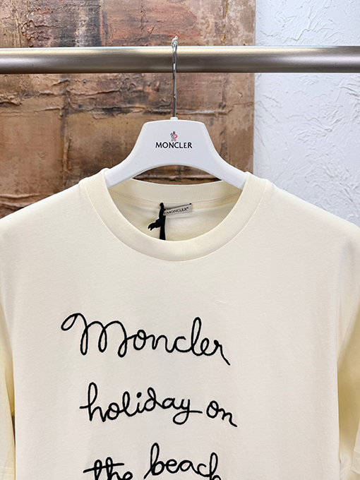 モンクレール レタープリント半袖Tシャツ